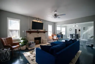 Image de The Landing is a Cheerful 3 bedroom 2 bath home!