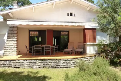 Image de Villa Ongui Ethorry avec terrasse Sud et jardin boisé. Proximité du lac marin. Wifi gratuit