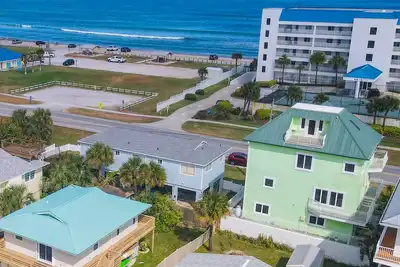 Image de Seconds to Beach & River / Manatee Manor / Watch the dolphins & manatees play! 6693e