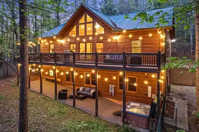 Image de The Mountain Doe: Cozy Cabin in Ellijay- Sleeps 12