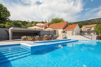Maison de vacances privée avec climatisation, piscine privée, Wifi, Tv, terrasse, vue panoramique