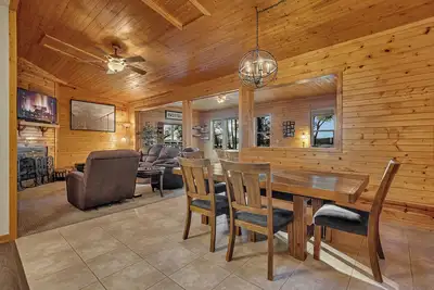 Image de Sauk Lake Retreat - 5br w/private hot tub, dock, & boat