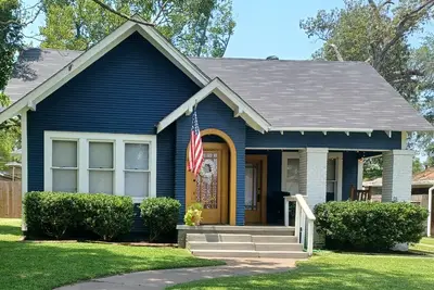 Image de Historic, Cozy Home in the Heart of Town