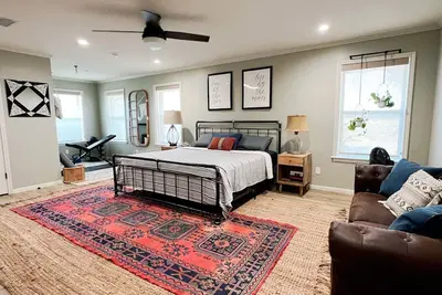 Image de Sunset Farm in Aggieland - Country Life 15 miles from Kyle Field - up to 14 ppl