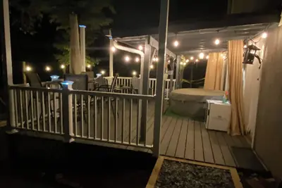 Image de Greenvllle Cottage Near Bju, Furman, Ngu & Downtown w/ Hot Tub & Grill Deck!