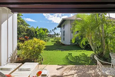 Image de Brand New Ac | Ground Floor 1 Bdrm | Peekaboo Ocean View | Pool | 5 Min to Beach