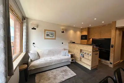 Image de Studio rénové avec balcon, accès direct aux pistes et parking à Méribel