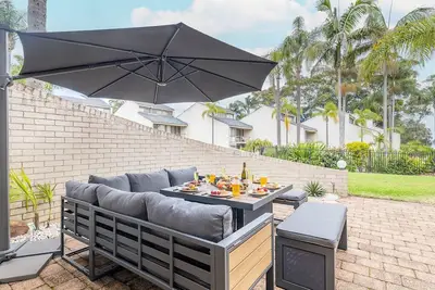 Image de The Moorings, 23/4 Cromarty Rd - air con, pool and waterfront
