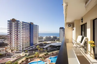 Image de Marvelous 2 bd apt & great views