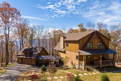 Image de Casa Tres Cuervos - Luxury home in Eagles Nest, hot tub, gameroom