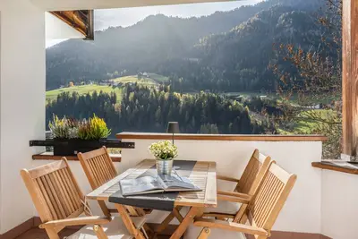 Image de Appartement \"Villa Erina D\" avec vue sur les montagnes, terrasse & Wi-Fi