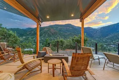 Image de Stunning Views, Modern Luxury, Hot Tub, Sauna