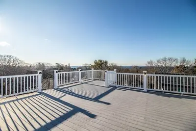 Image de Condo on Arlington -Ocean views from the roof top!