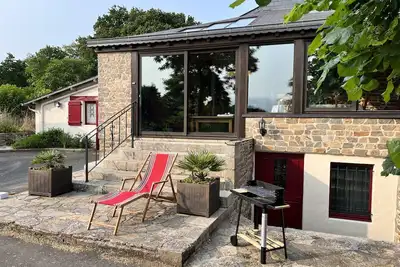 Image de Wifi - Cheminée - Bbq - animaux acceptés - parking - équipment bébé - accès 24/7