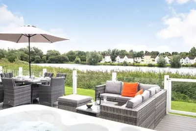 Image de Windrush Lake 65, Sunset Lodge (P)