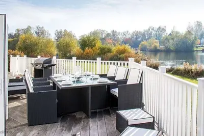 Image de Windrush Lake 80/81, Waterlow Lodge (P)