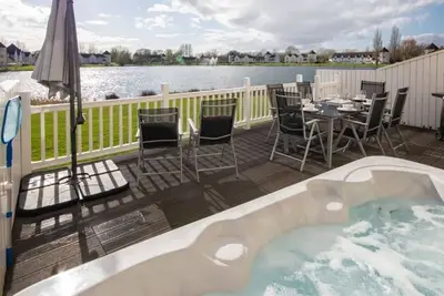 Image de Windrush Lake 82, Puffin Lodge (P)