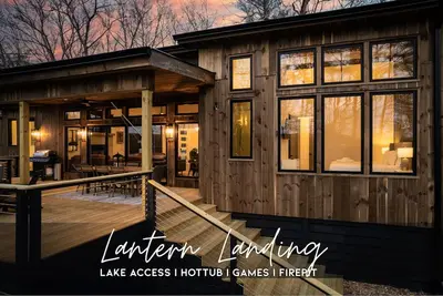 Image de Lantern Landing: Summer on the Lake • Luxe Escape • Hot Tub • Fire • Games