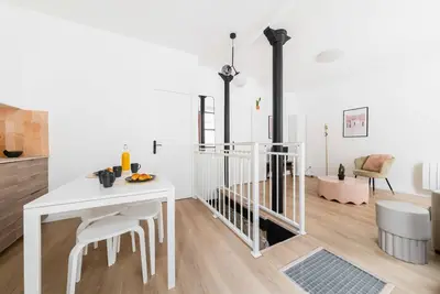 Image de Logement Premium avec Grande Salle de Bain – 6p