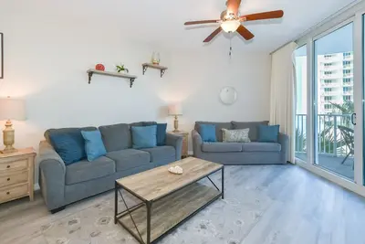Image de 4th Floor condo at The Palms of Destin with Seasonal Beach Shuttle!