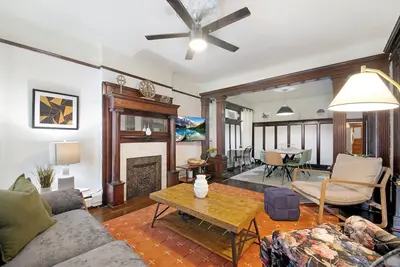 Image de The Vic; Luxury 3bed, Easy Access to Ny, Parking Avail