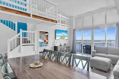 Image de Waterfront Penthouse sleeps 16 w/Pool & Boat Dock