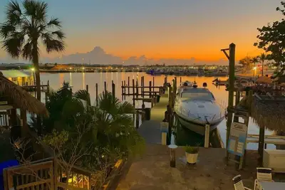 Image de \"Abaco\" Key West • 2/2 End Unit Waterfront+Dockage