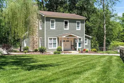 Image de Family Friendly, Pet Friendly, LakeAccess, Private Centrally Located Pickle ball!