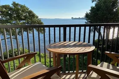 Image de Runaway Bay 239 - Bayfront view w/direct beach access - Pool, tennis, . . .