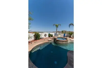 Mediterranean Oasis in the Desert