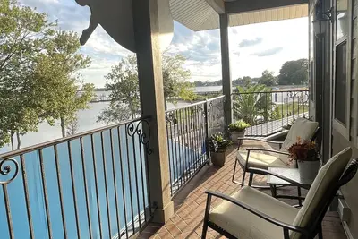Image de Kalua Lake Loft - New! 1 Bedroom / 1. 5 Bath Overlooking Lake Dora