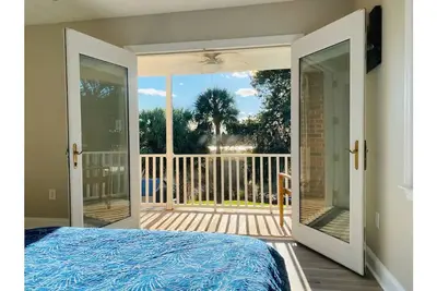 Image de Charleston Getaway on the Ashley River with a Dock