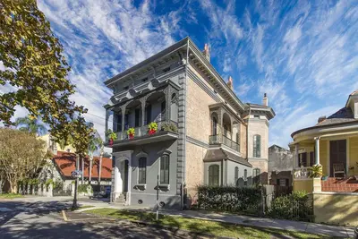 Image de Lanaux Mansion - Beth's Escape with Courtyard Balcony
