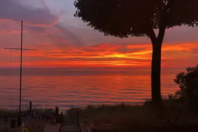 Image de Grand Tour - Pvt 80 Front Feet of Lake Michigan Beach, 2084 Sq Ft, 4 br 5 ba