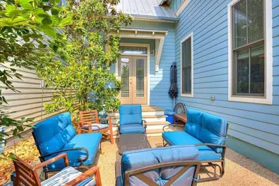 Image de Charming Twinkle Lane Cottage