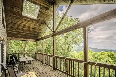 Image de Relax and Unwind at Sunset Ridge Retreat