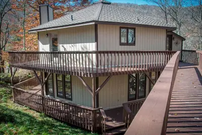 Image de Ski-In/Ski-Out Sanctuary | Relax at Slopeside Serenity
