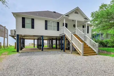 Image de Foley Beach Cottage w\/ Waterfront Backyard!