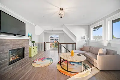 Image de Stunning Spacious Coach Home Minutes to Downtown Langley