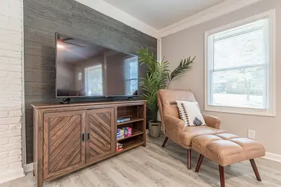 Image de Cozy 3bd Bungalow near State Farm Arena, Six Flags, Airport