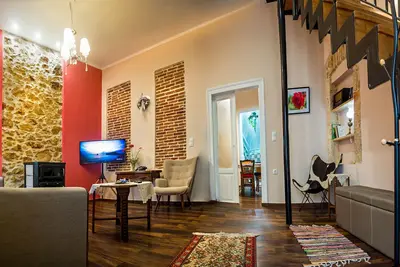 Image de Traditional maisonette, luxurious renovated. Near beach & city center.