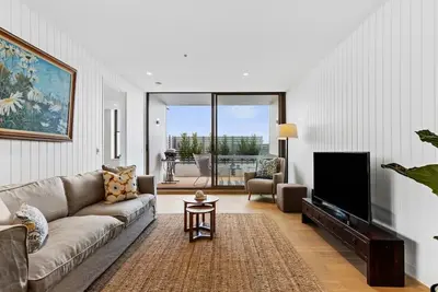 Image de Terrace Getaway-12pm winter check out!
