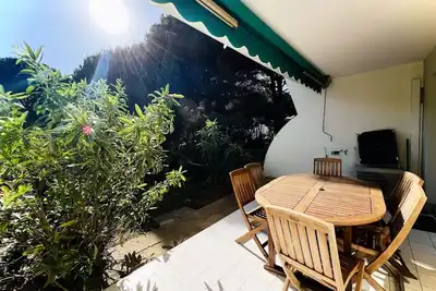 Image de En Rez de jardin dans une résidence avec piscine