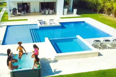 Image de Beach Villa Luna with Pool and Jacuzzi, Bbq and Maid