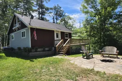 Image de Beautiful, private home with fire pit and river access!