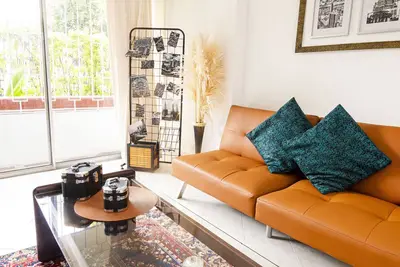 Image de Nuevo, Amplio y Cómodo Apartamento en Laureles Medellín