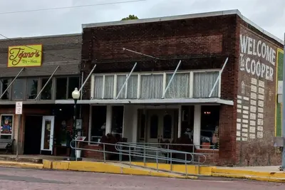 Image de The Retro Retreat off the square