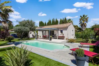 Image de Belle maison de vacances avec piscine