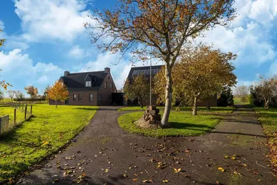 Image de Maison de vacances Ă Sint Kruis avec jardin