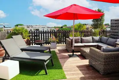Image de Spacious two bedroom apt with a large private roof terrace with panoramic view